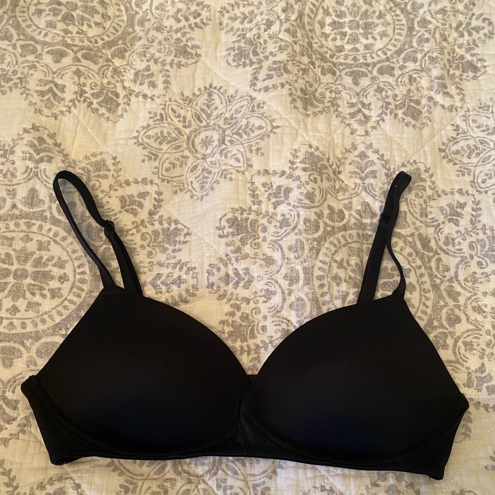 💕Victoria’s Secret PINK Wear Everywhere Wirefree Push Up Bra 34B💕